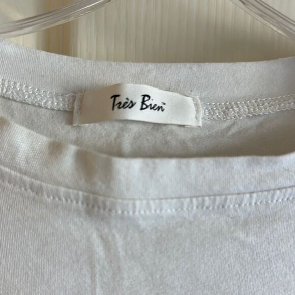 Tres Bien White and Yellow Short Sleeve Tee with Retro Graphic Design - Picture 2 of 4